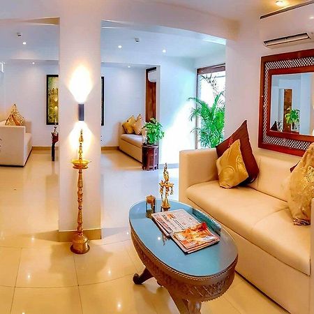 Hotel Samraj Мумбаи Экстерьер фото