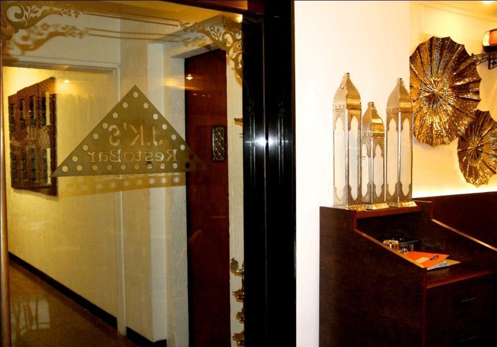Hotel Samraj Мумбаи Экстерьер фото