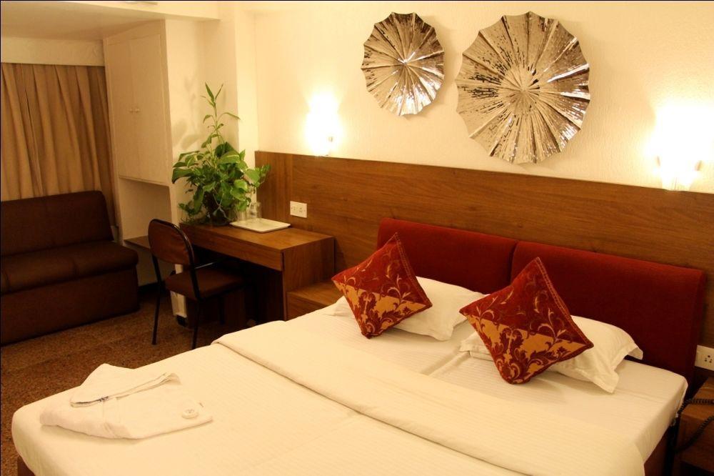 Hotel Samraj Мумбаи Экстерьер фото