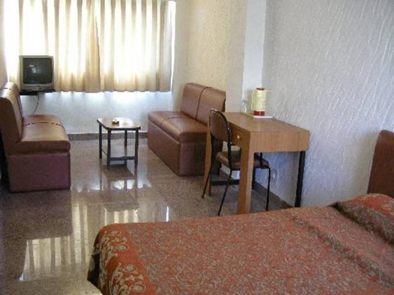 Hotel Samraj Мумбаи Экстерьер фото